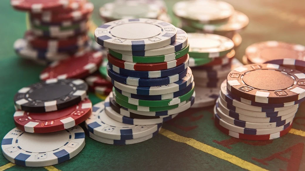 Choosing the Right Type of Poker Chips